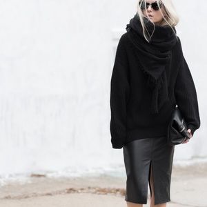 Aritzia Babaton Jax vegan leather skirt